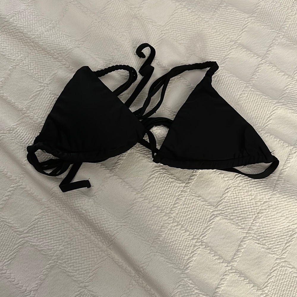 Black triangle top